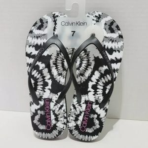💫NWT Calvin Klein Women’s Salma Black Flip Flops - Pink Logo Design